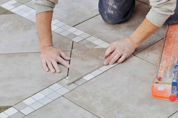 Pose de carrelage à Coulans sur Gée